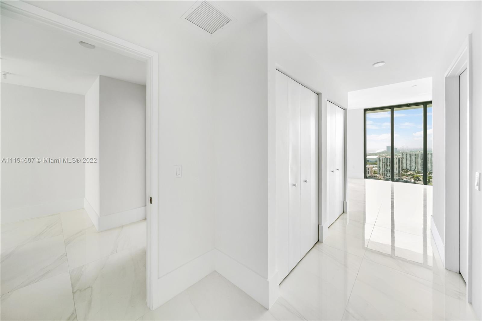 PARQUE TOWERS CONDO - Residential