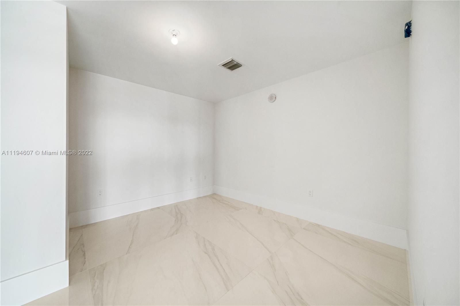 PARQUE TOWERS CONDO - Residential