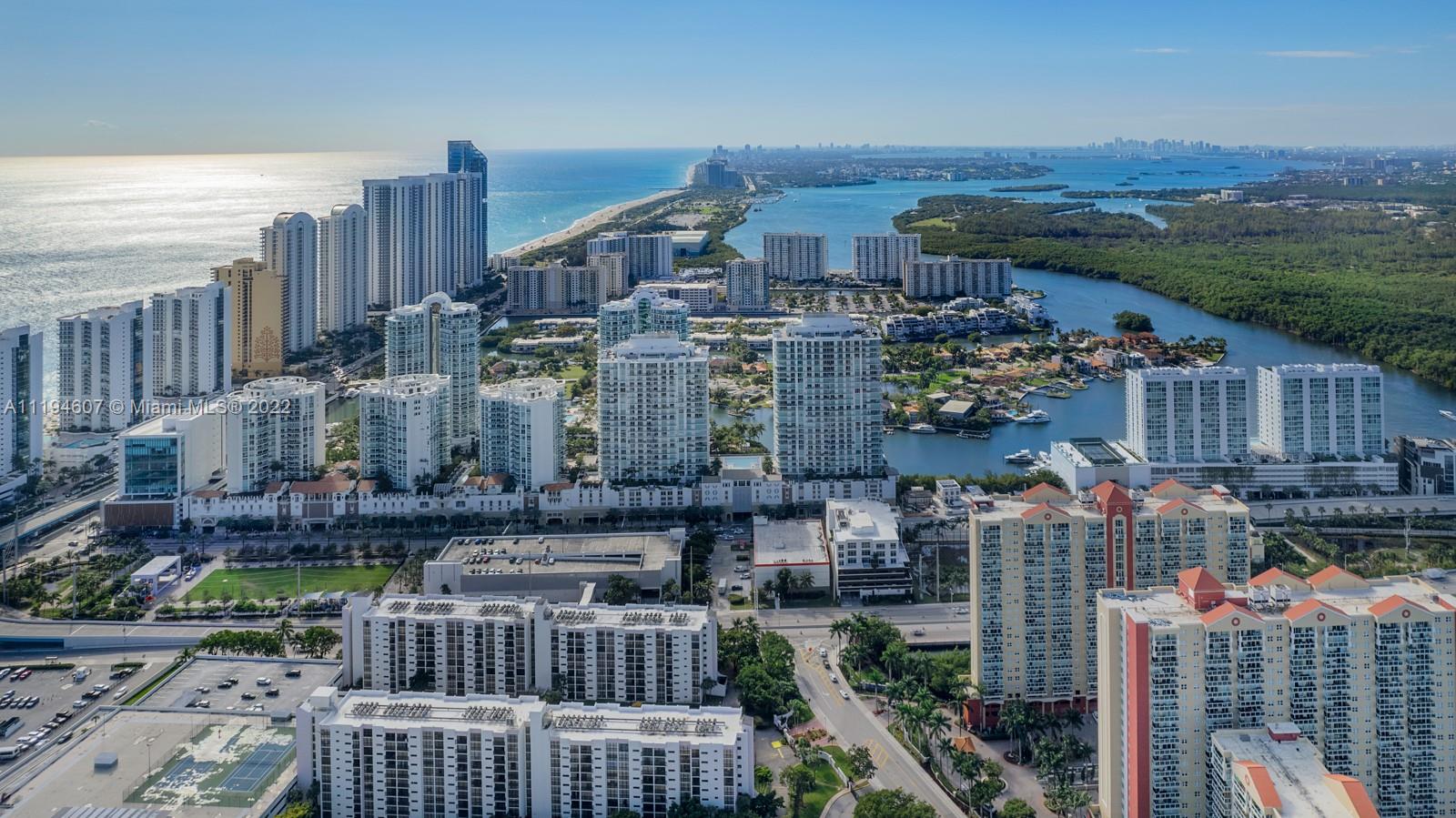 PARQUE TOWERS CONDO - Residential