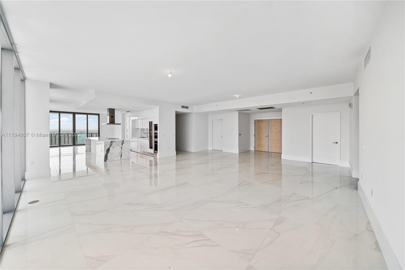PARQUE TOWERS CONDO - Residential