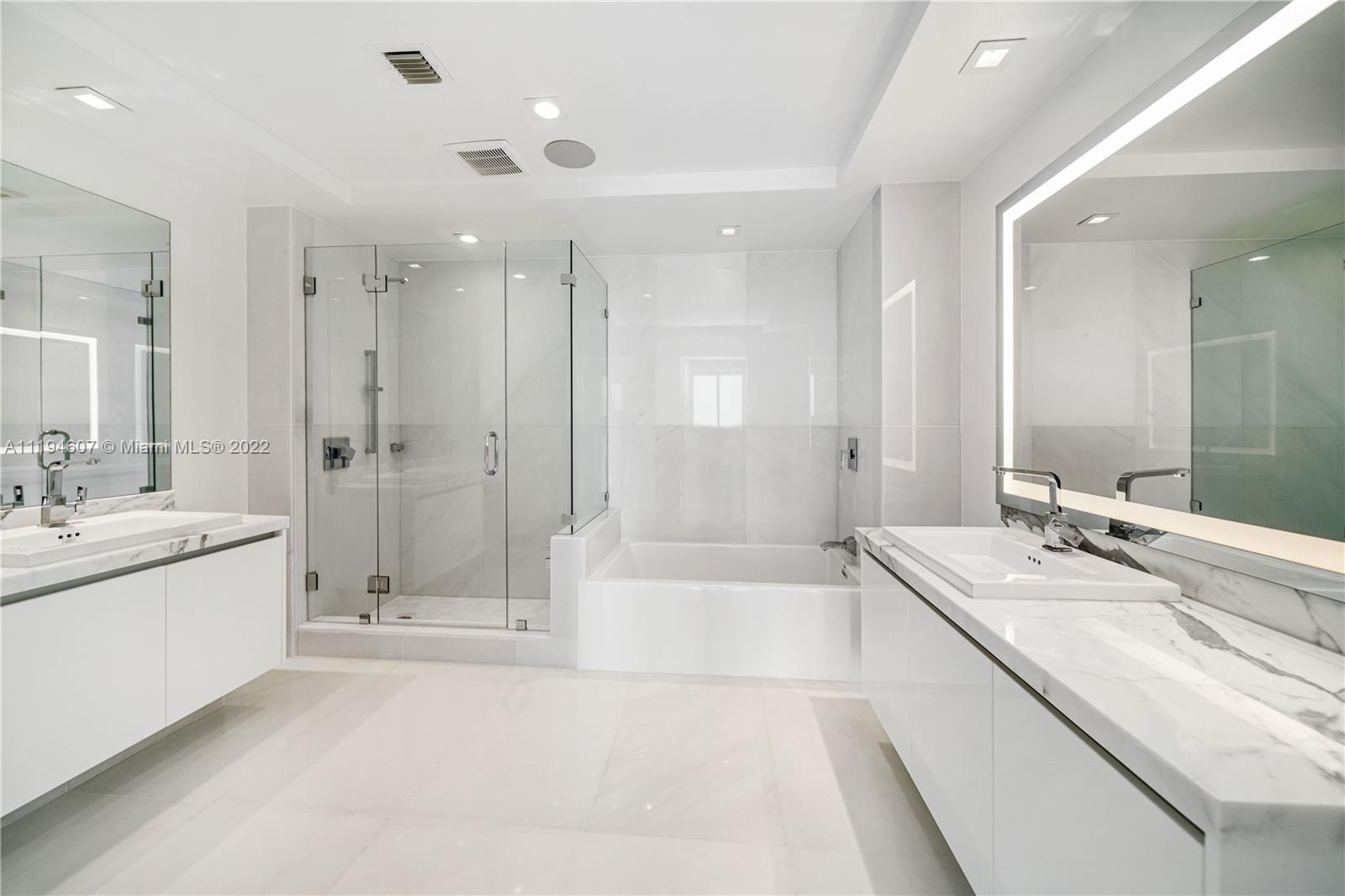 PARQUE TOWERS CONDO - Residential