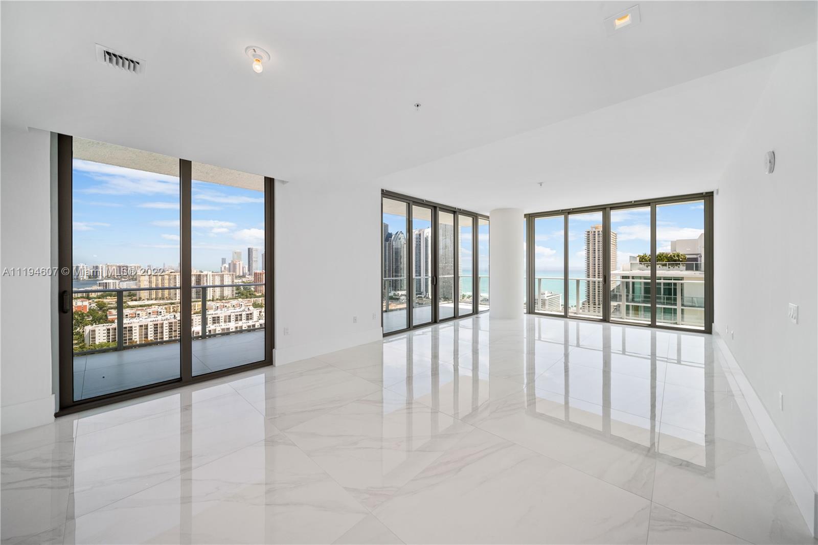 PARQUE TOWERS CONDO - Residential