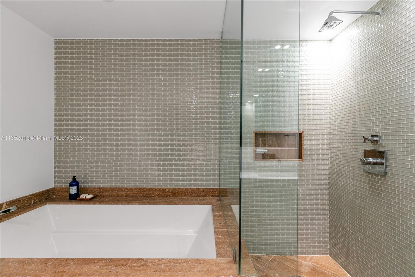 MEI CONDO - Residential