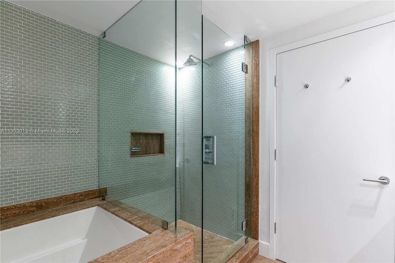 MEI CONDO - Residential