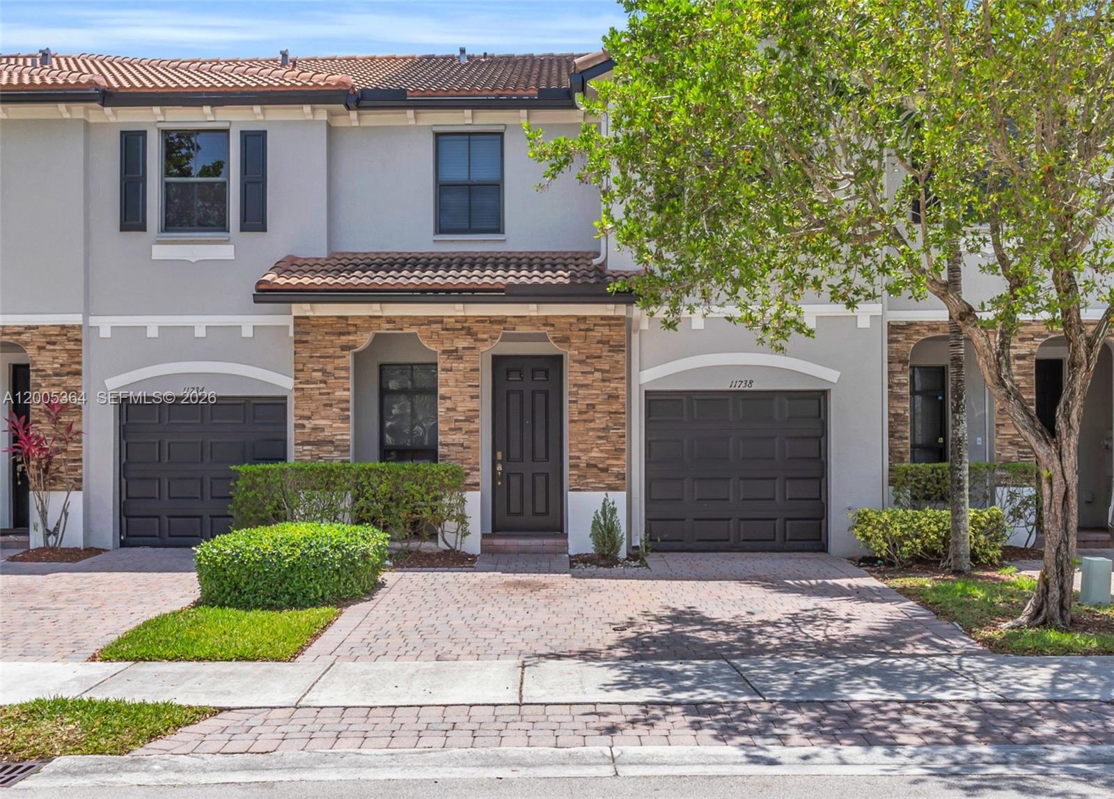 SILVER PALM WEST - Residential