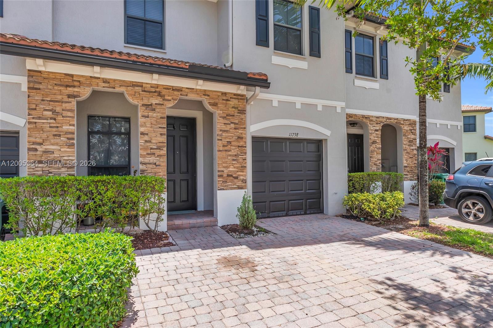 SILVER PALM WEST - Residential