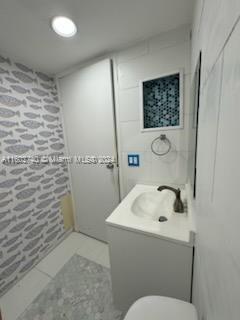 KINGS POINT SAXONY CONDOS - Residential