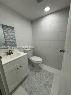 KINGS POINT SAXONY CONDOS - Residential