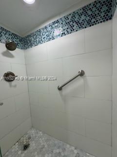 KINGS POINT SAXONY CONDOS - Residential