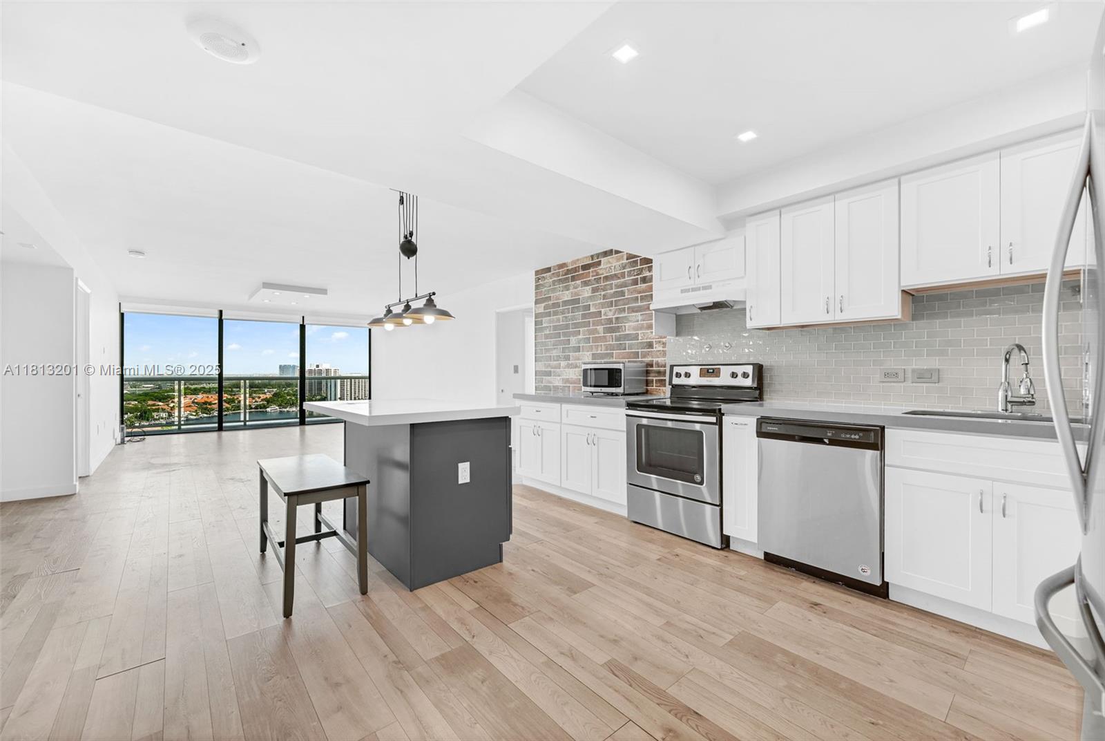 WATERVIEW CONDO - Residential