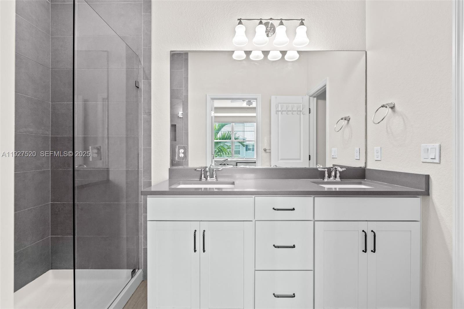 HILLCREST COUNTRY CLUB SO - Residential Lease