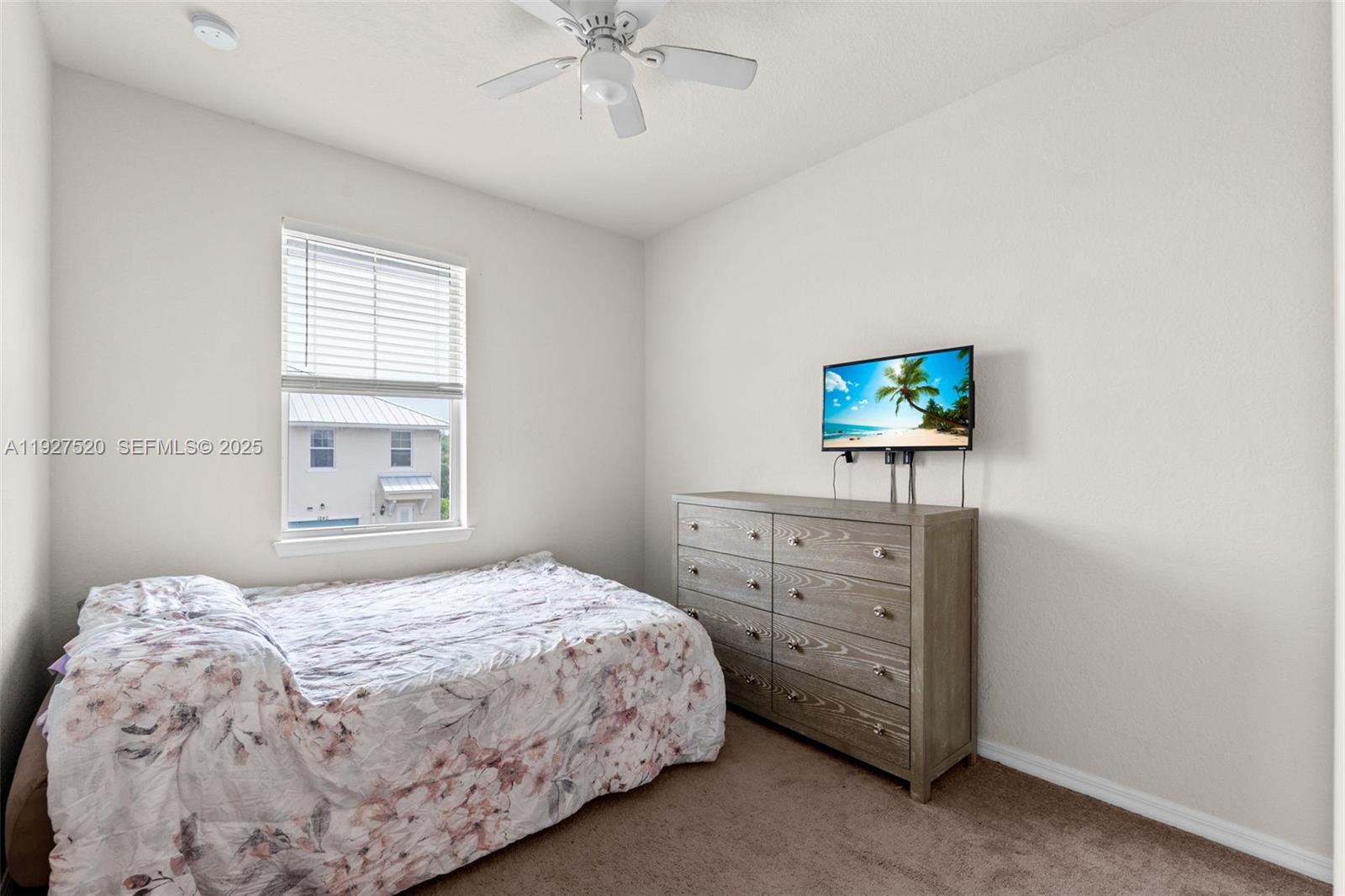 HILLCREST COUNTRY CLUB SO - Residential Lease