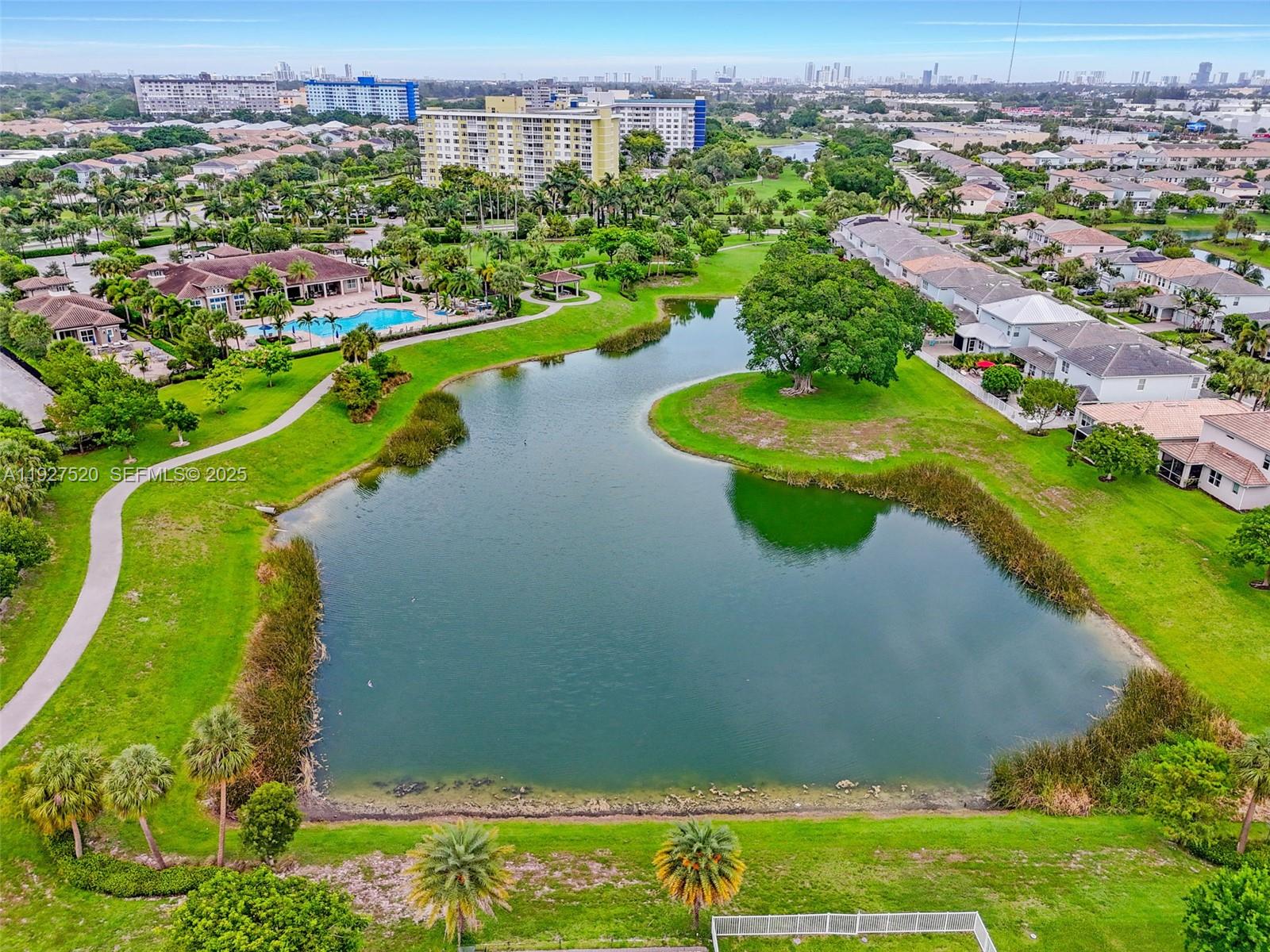 HILLCREST COUNTRY CLUB SO - Residential Lease