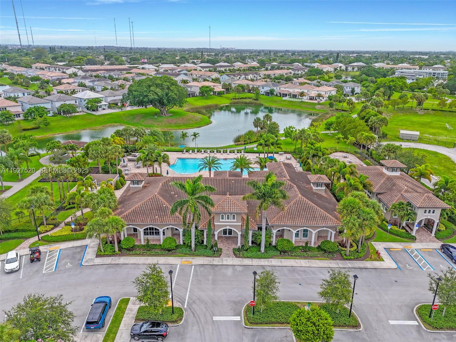 HILLCREST COUNTRY CLUB SO - Residential Lease