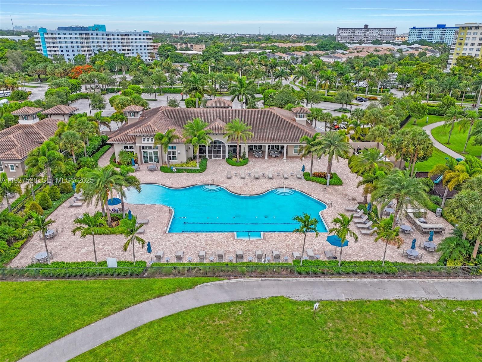 HILLCREST COUNTRY CLUB SO - Residential Lease