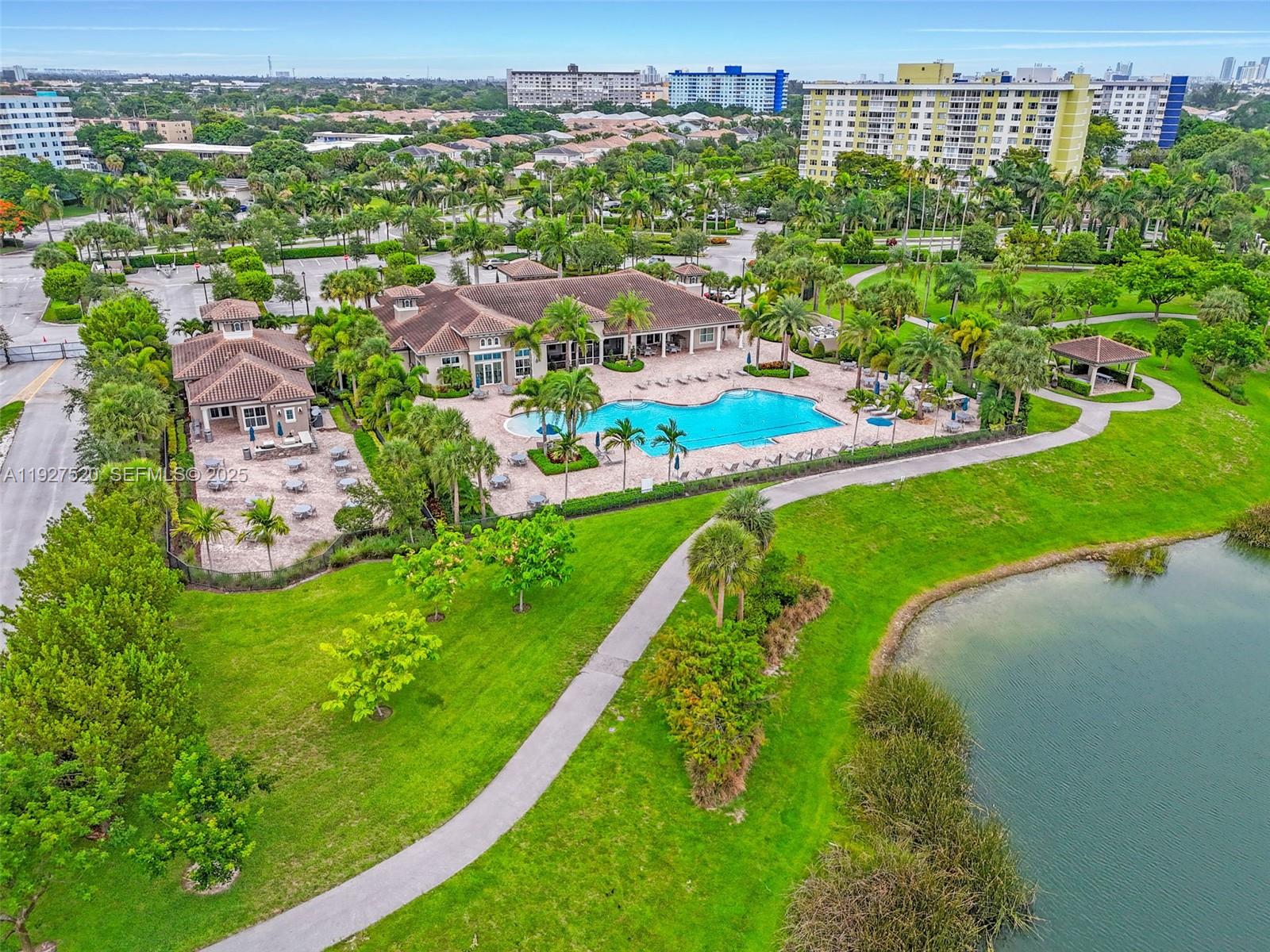 HILLCREST COUNTRY CLUB SO - Residential Lease