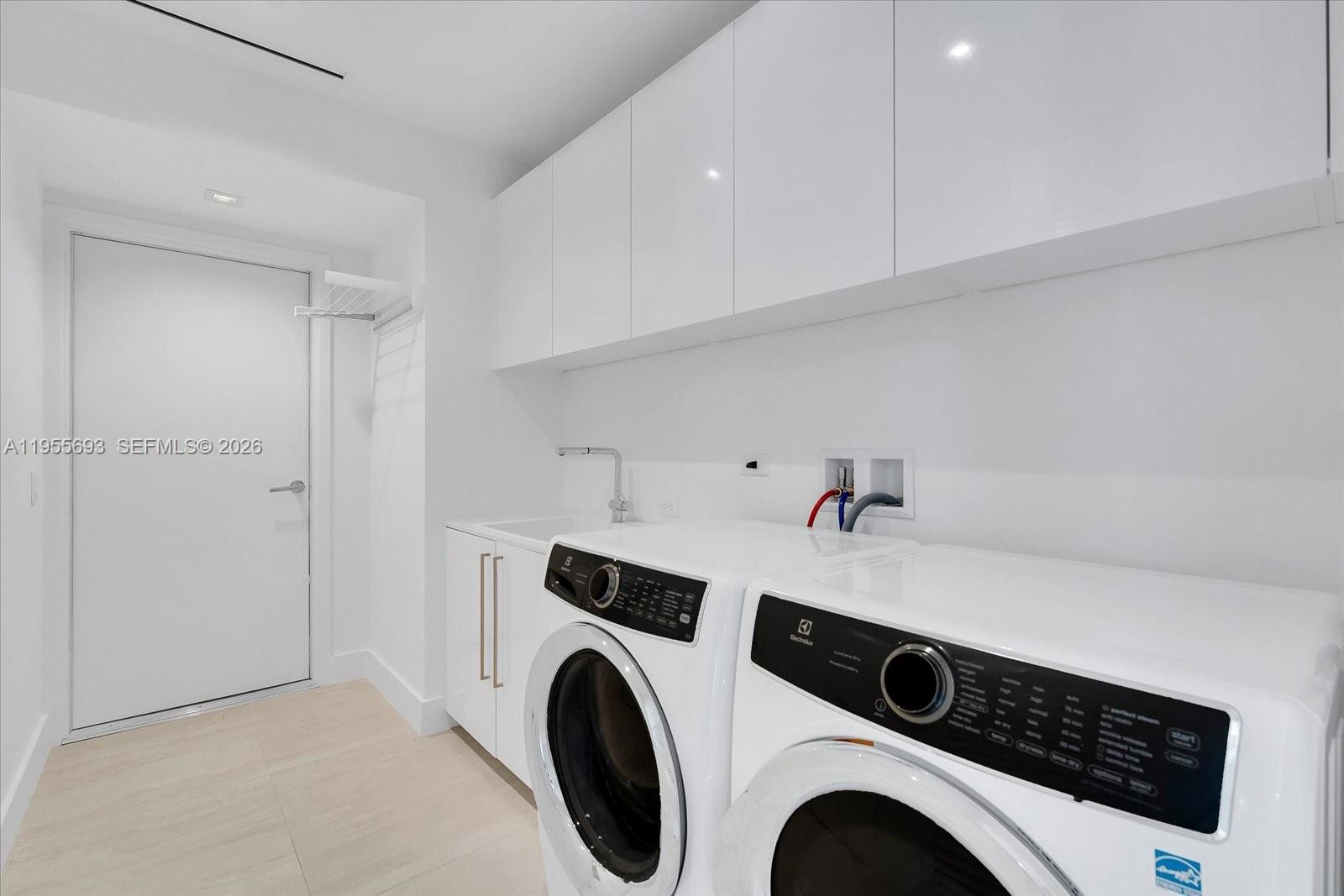 NORTH BISCAYNE BEACH AMEN - Residential