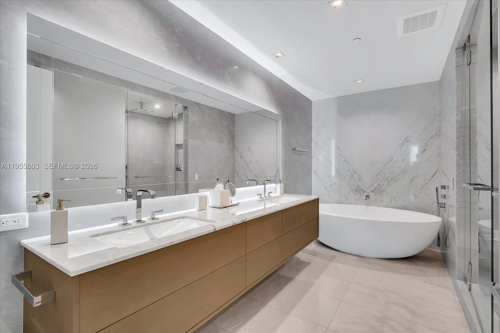 NORTH BISCAYNE BEACH AMEN - Residential