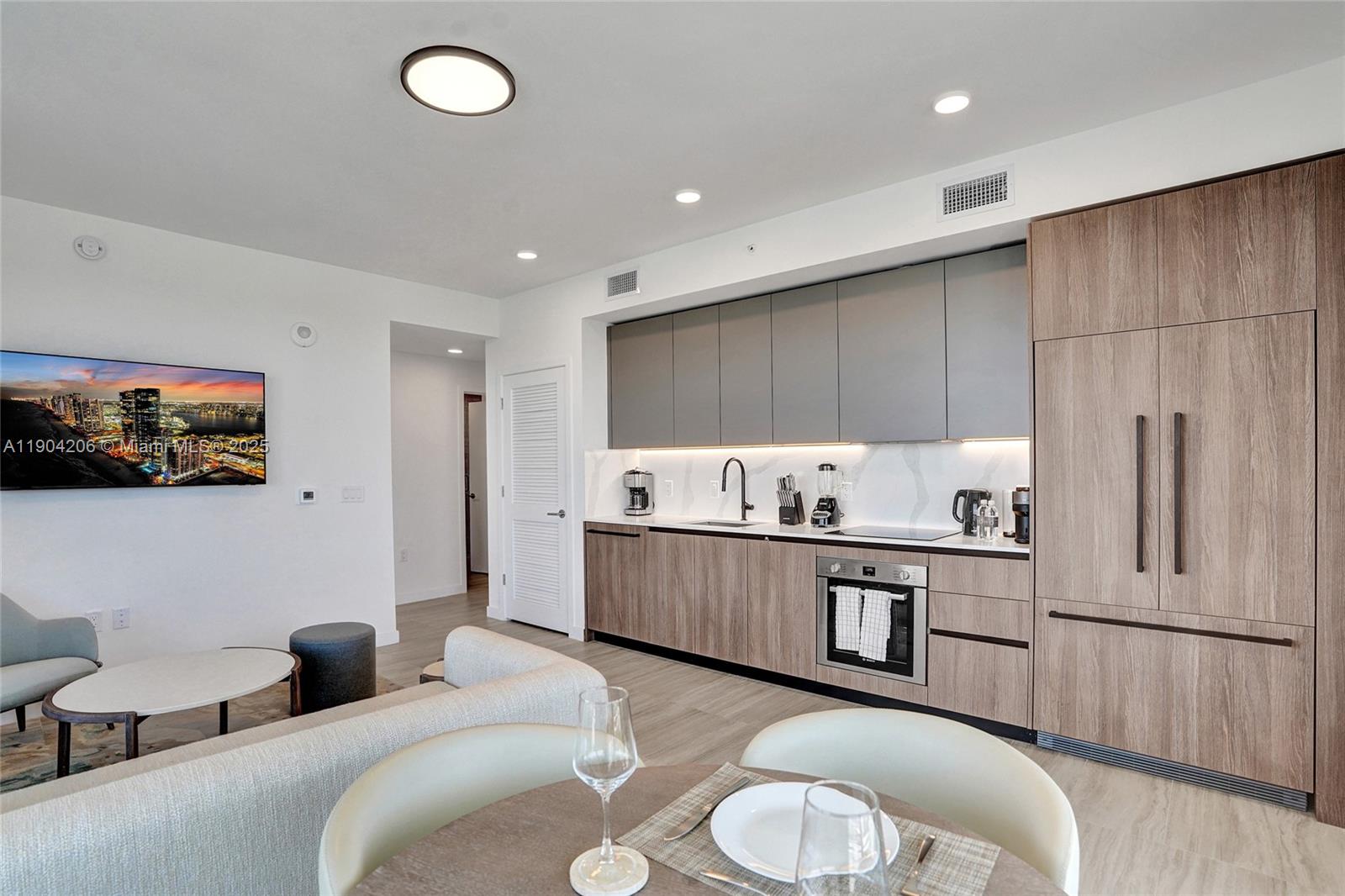 View photos, virtual tours, details... 580 72nd St 810