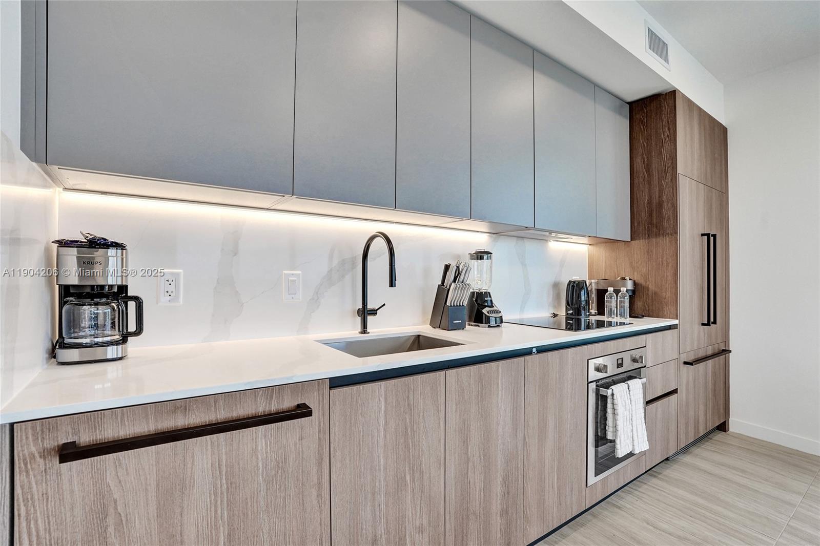 View photos, virtual tours, details... 580 72nd St 810