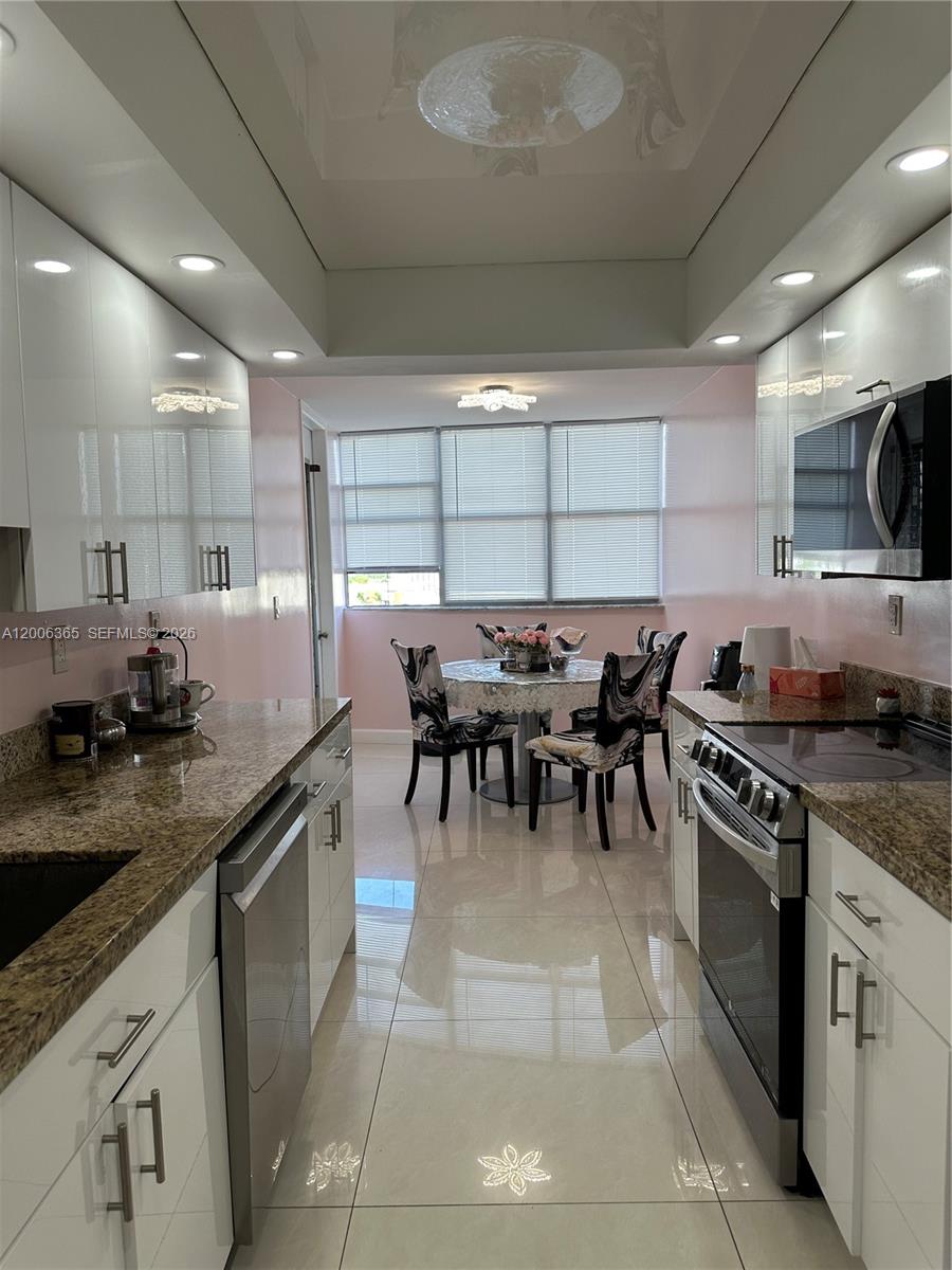 LAKE POINT TOWER CONDOMIN - Residential
