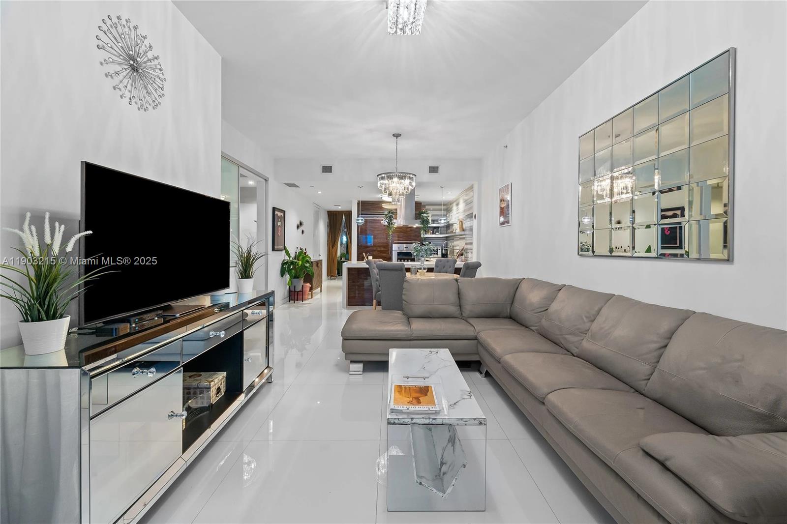 MARQUIS CONDO - Residential