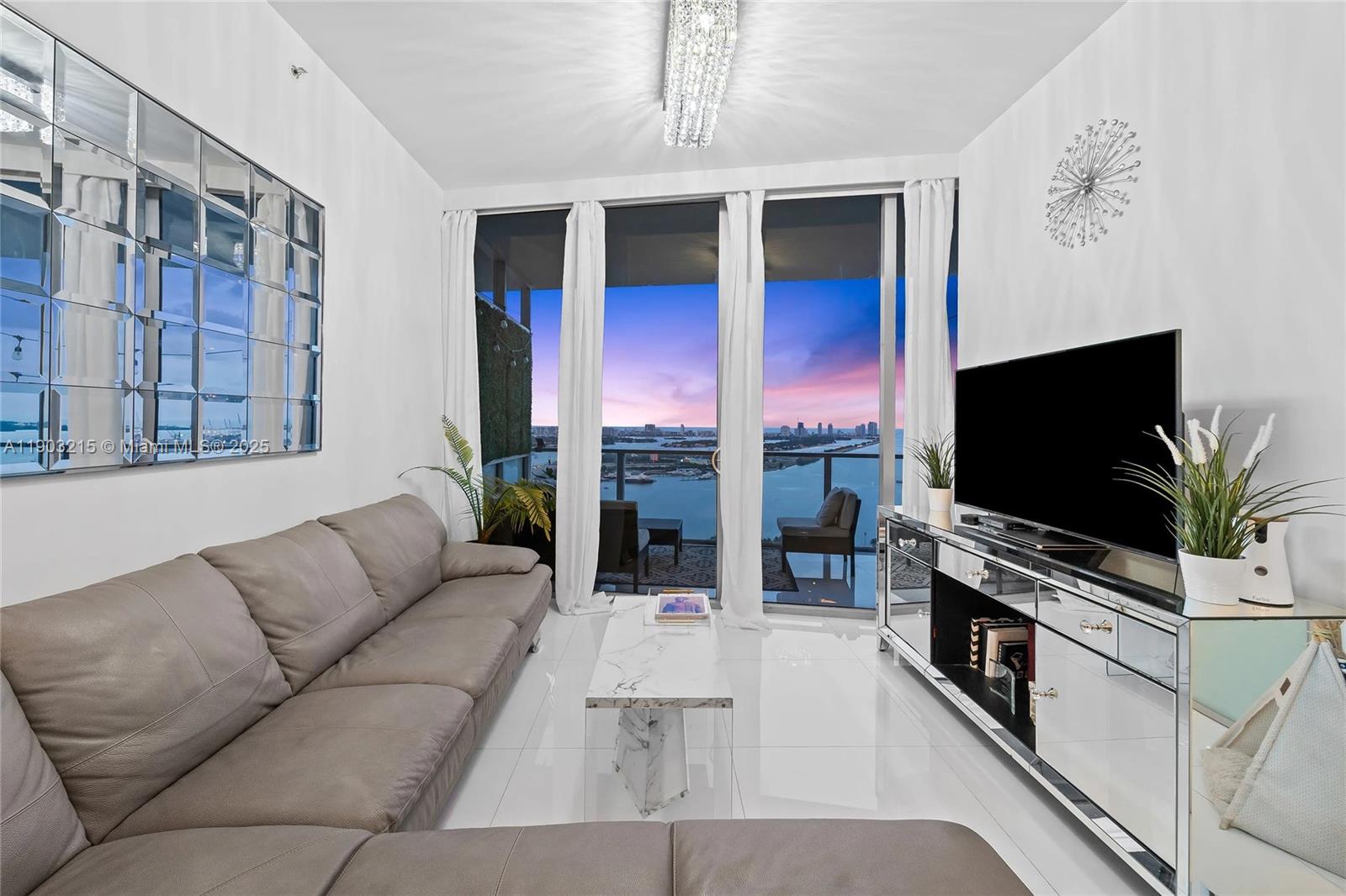 MARQUIS CONDO - Residential