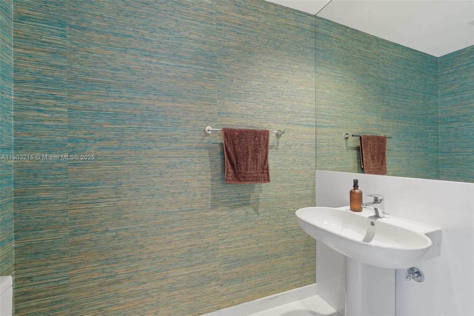 MARQUIS CONDO - Residential