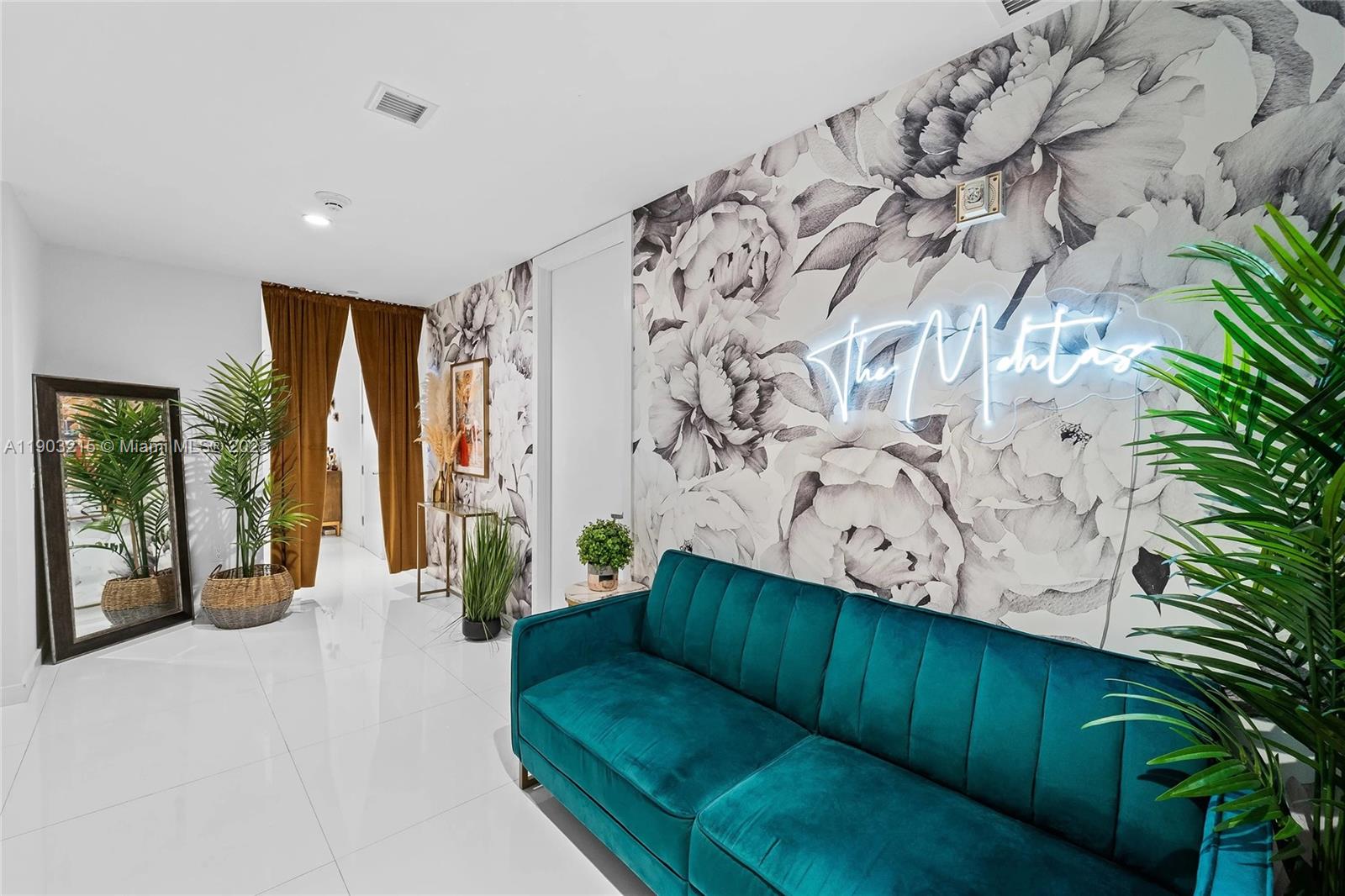 MARQUIS CONDO - Residential