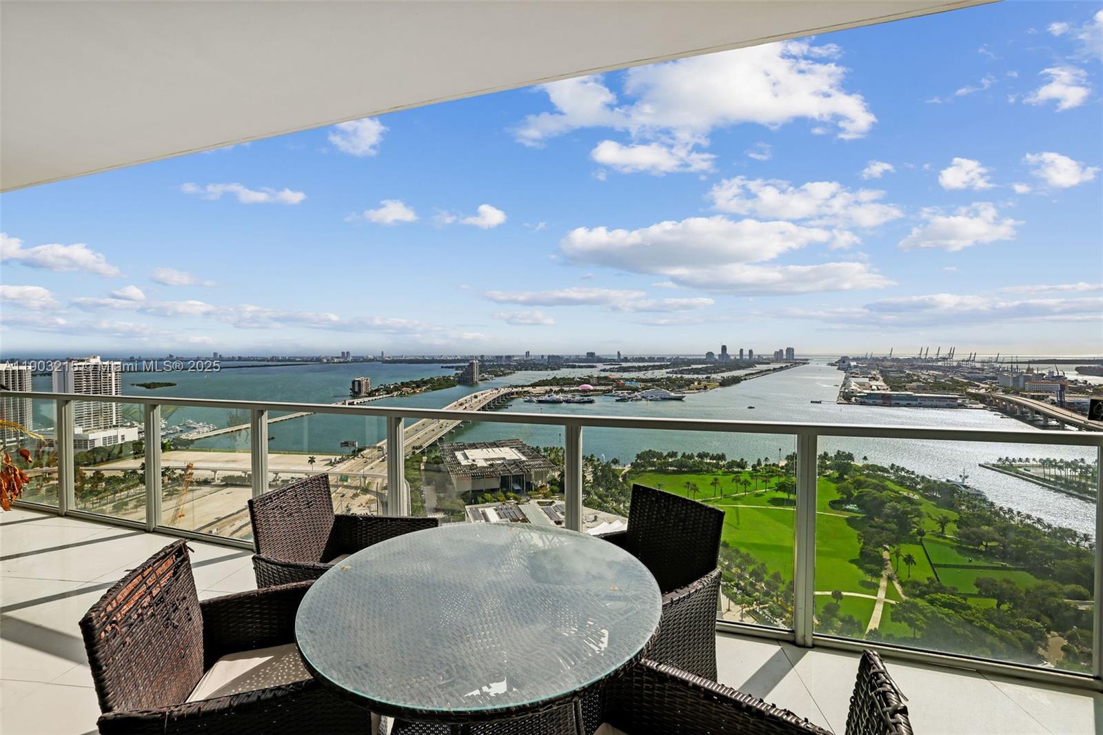 MARQUIS CONDO - Residential