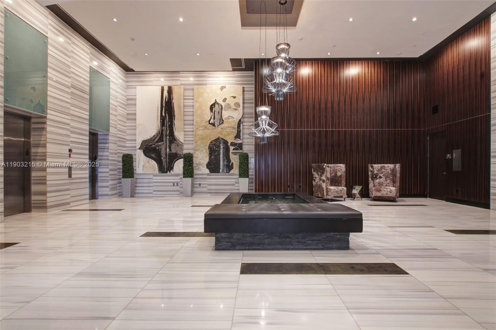 MARQUIS CONDO - Residential