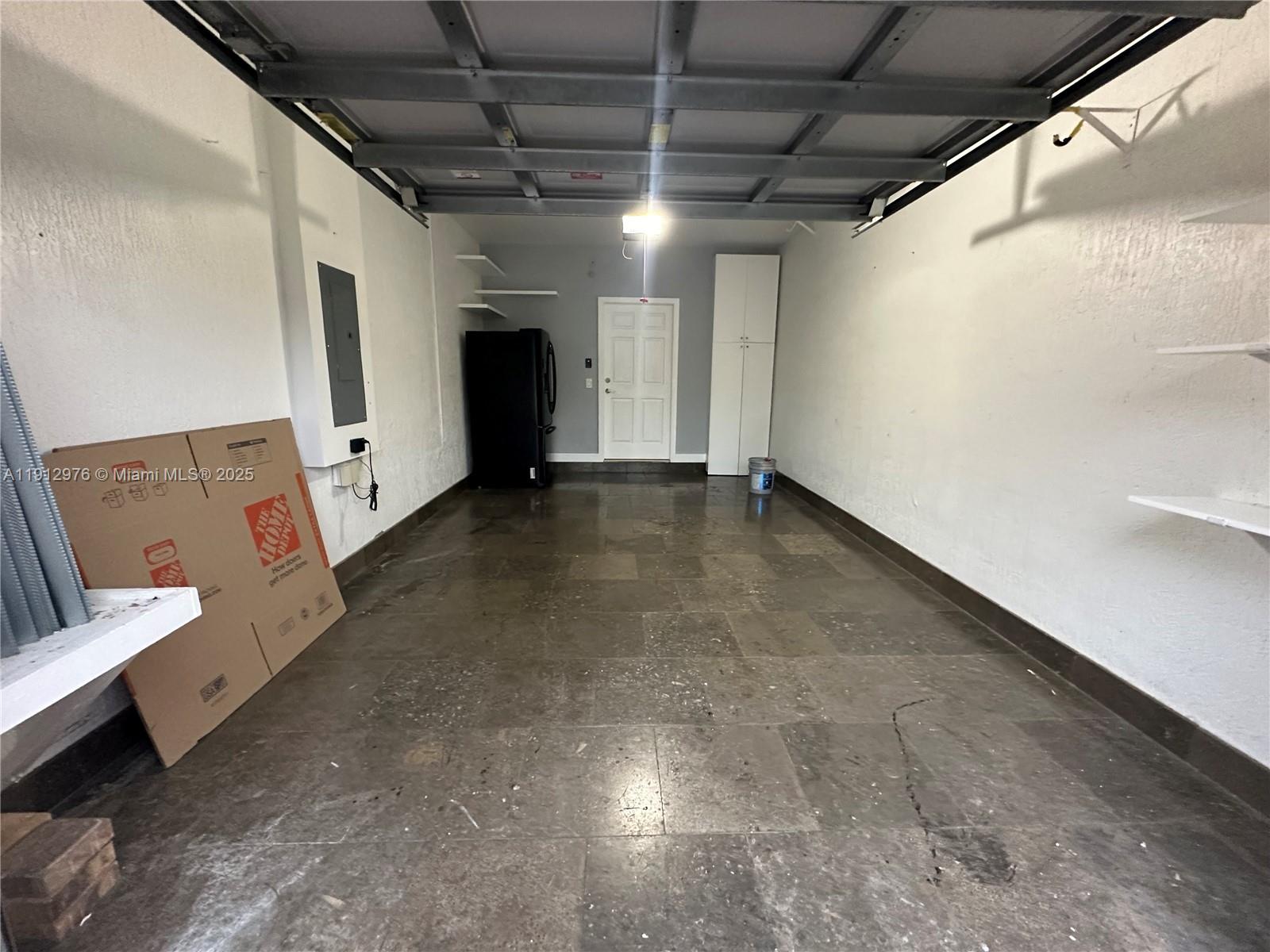 MANDARIN LAKES - Residential Lease