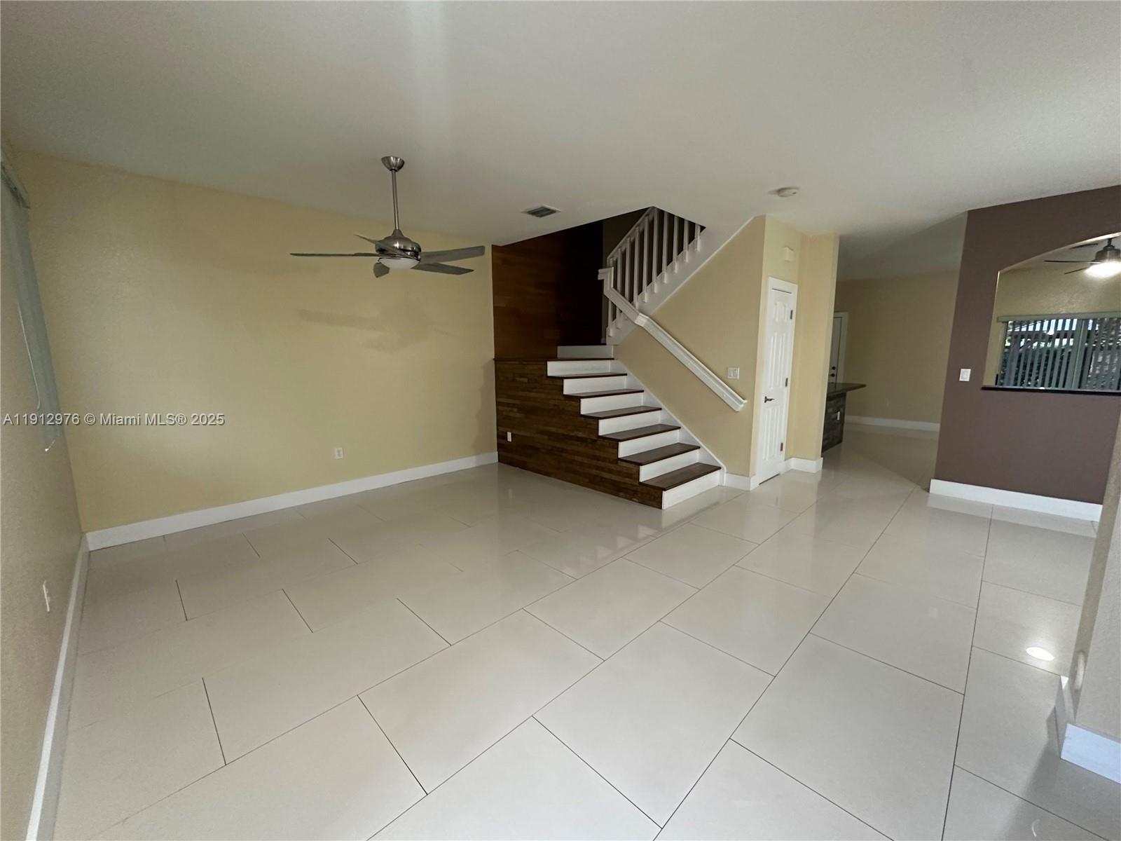 MANDARIN LAKES - Residential Lease