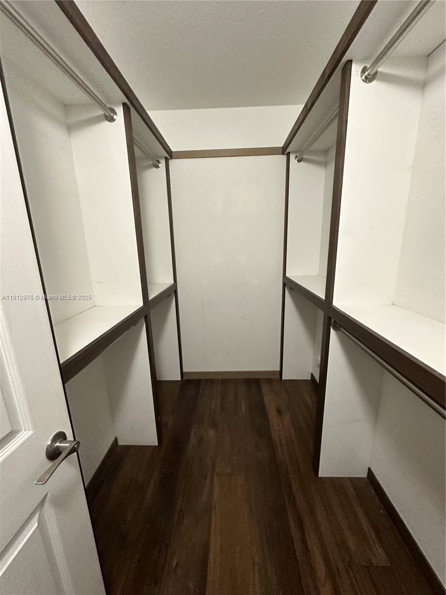 MANDARIN LAKES - Residential Lease