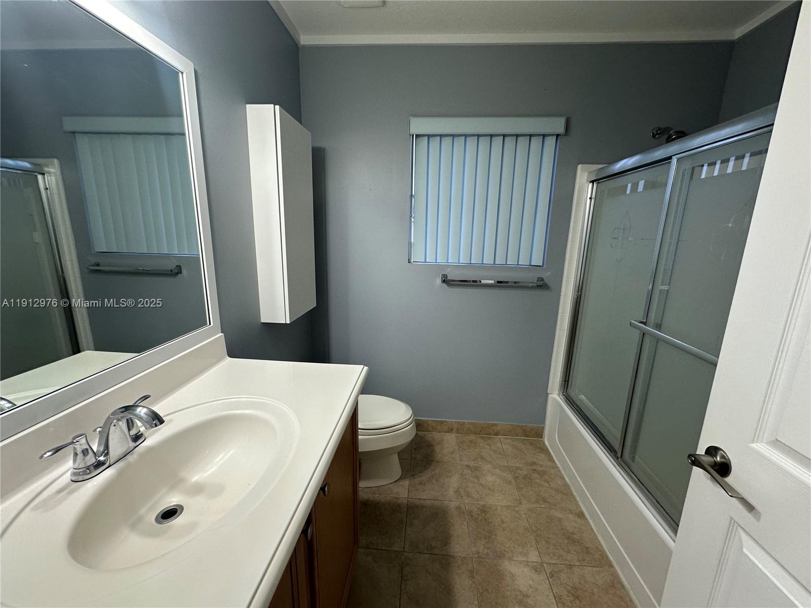 MANDARIN LAKES - Residential Lease