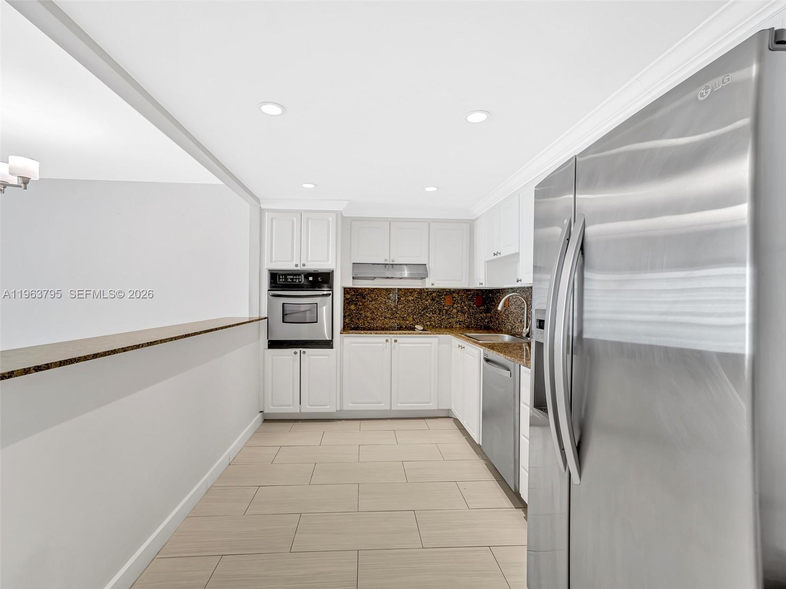 19380 Collins Ave 1005