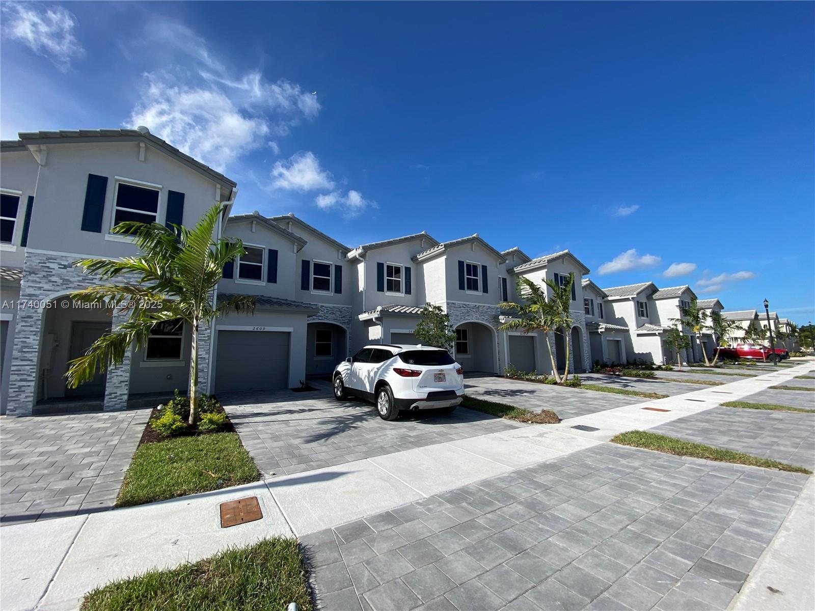 2609 Se 11th St 2609, Homestead, Miami-Dade County, Florida - 3 Bedrooms  
3 Bathrooms - 