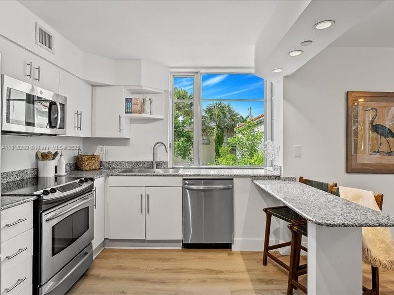1532 Drexel Ave 204