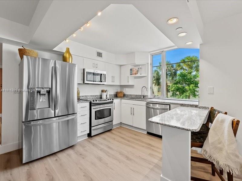 THE DANTON CONDO - Residential