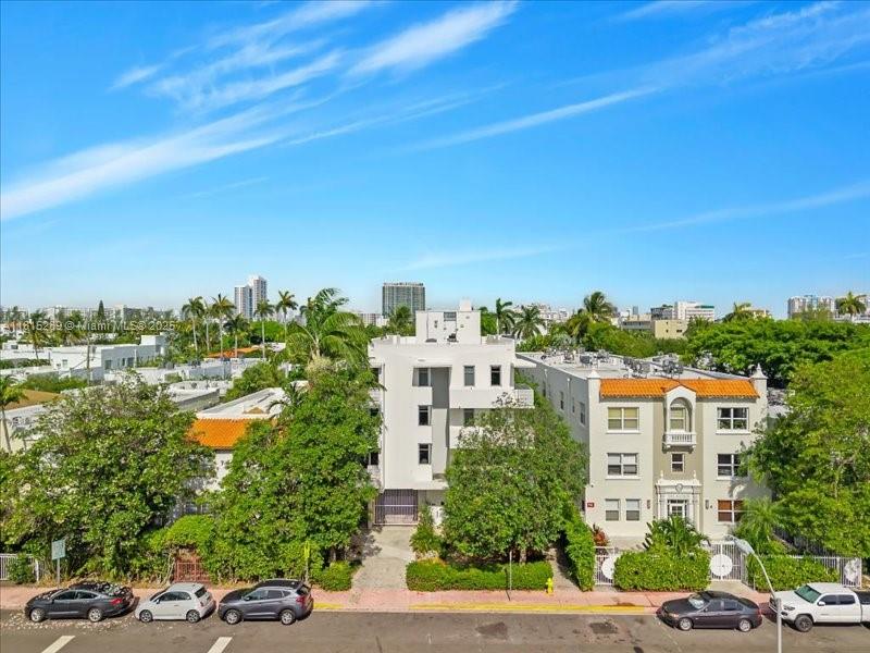THE DANTON CONDO - Residential