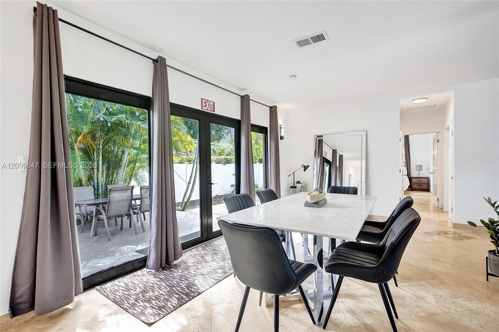 HOLLYWOOD LAKES SECTION - Residential