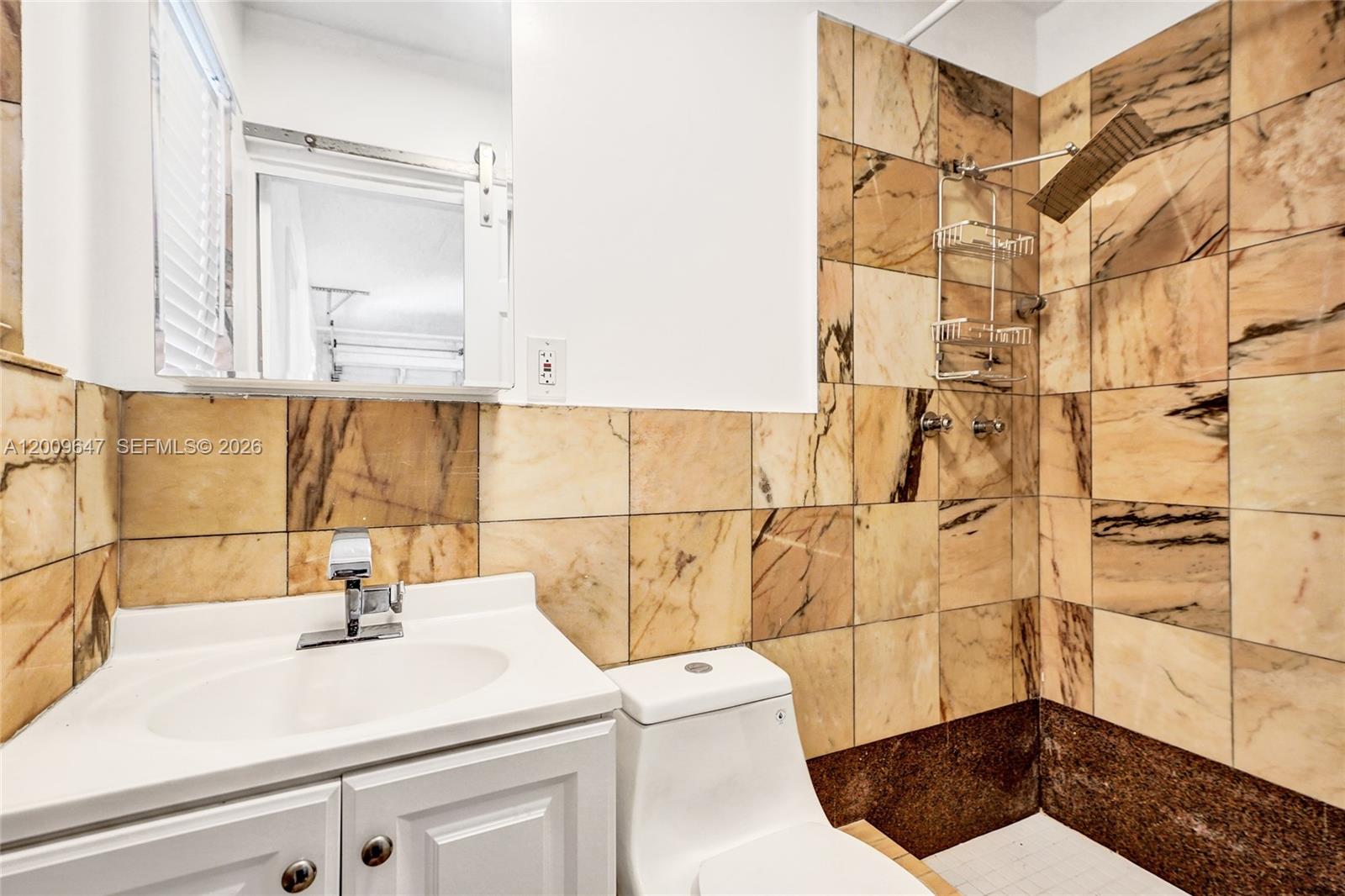 HOLLYWOOD LAKES SECTION - Residential