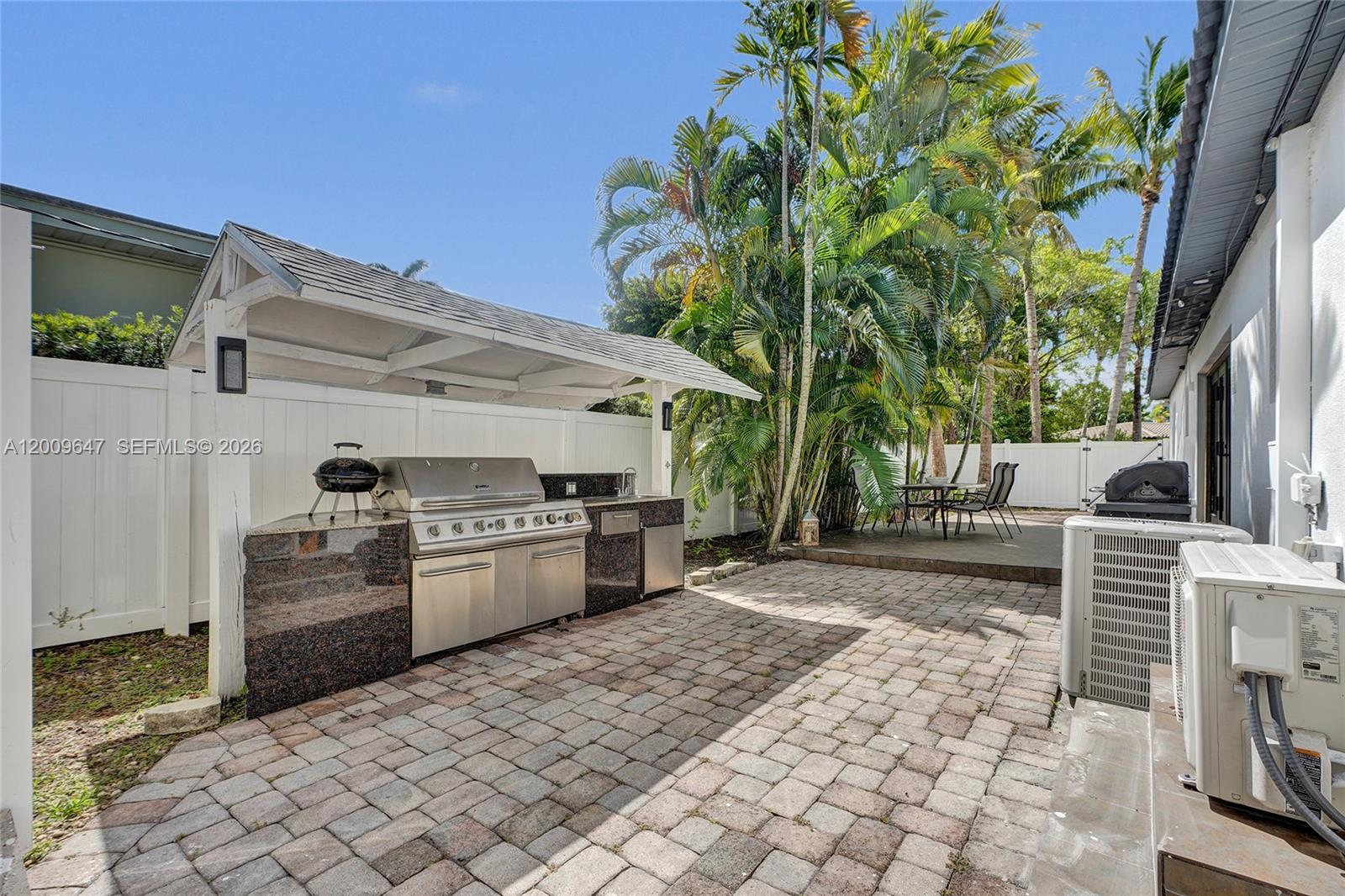HOLLYWOOD LAKES SECTION - Residential