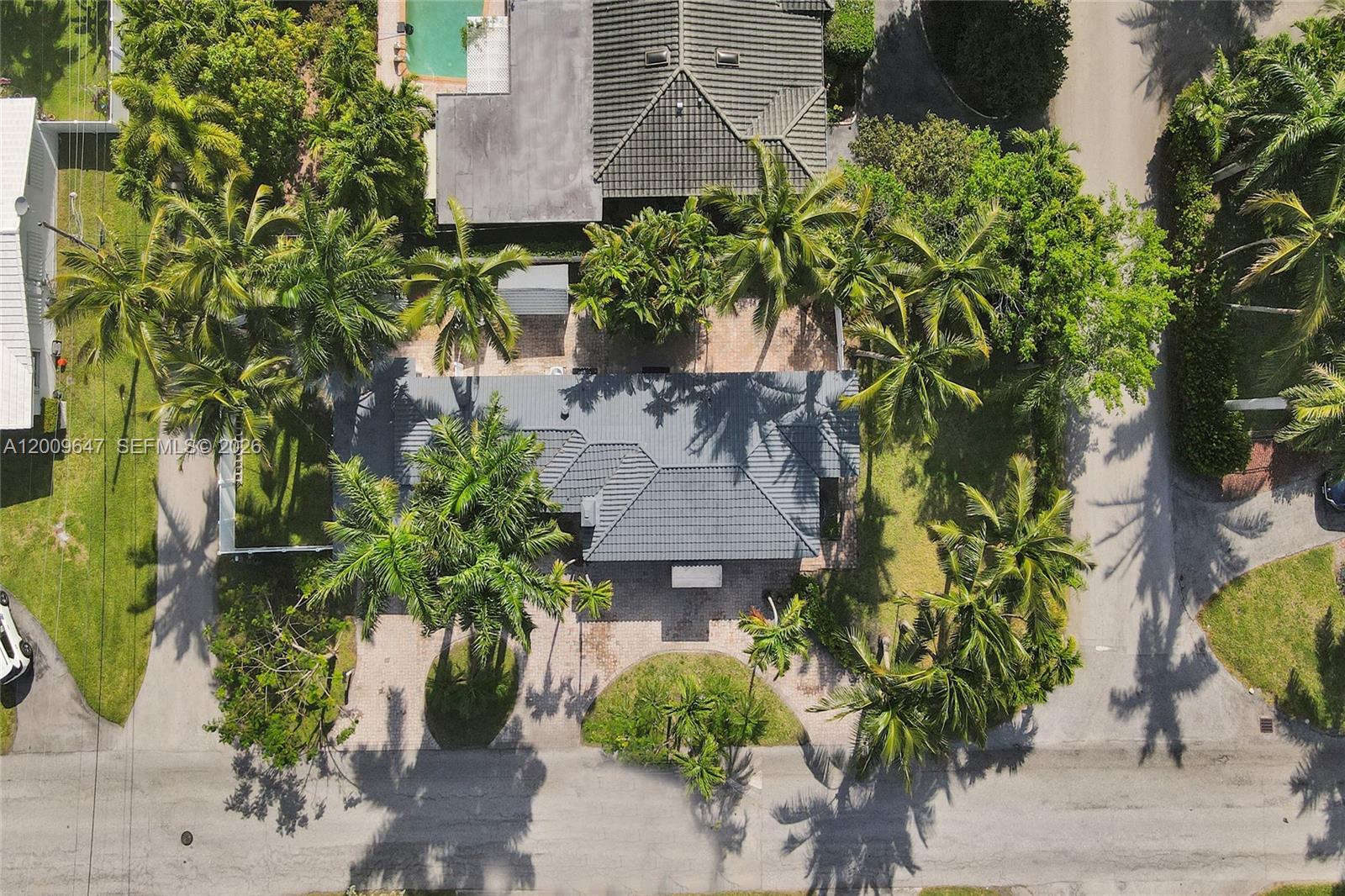 HOLLYWOOD LAKES SECTION - Residential