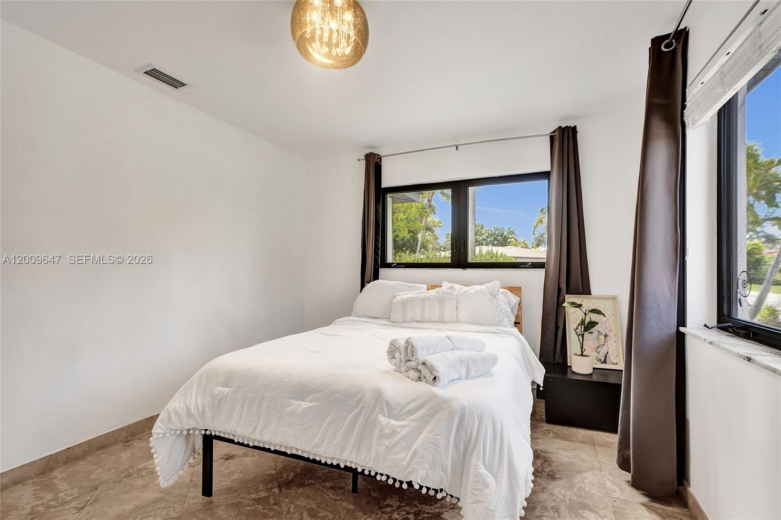 HOLLYWOOD LAKES SECTION - Residential