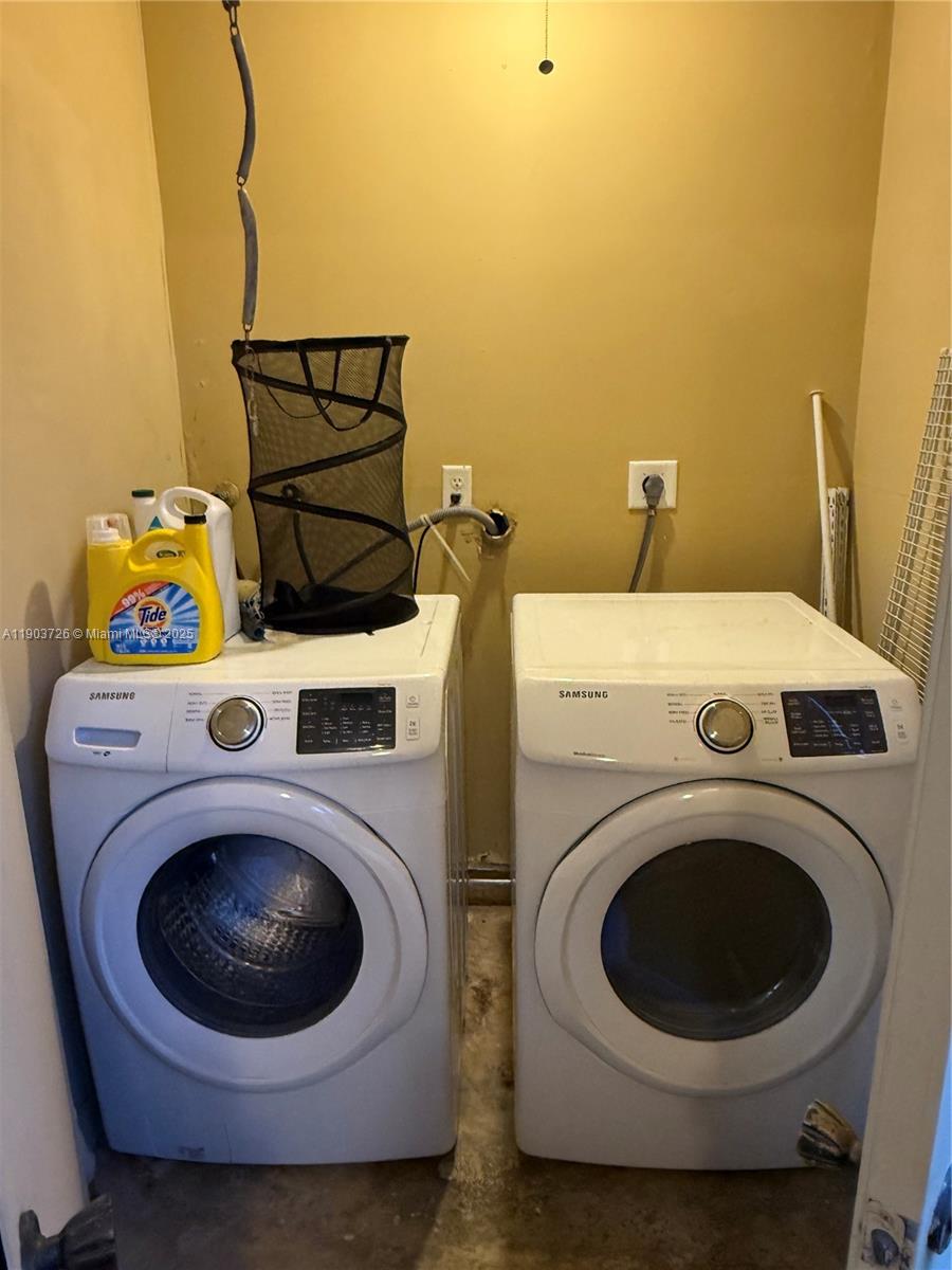 CYPRESS CHASE NORTH NO 4 - Residential