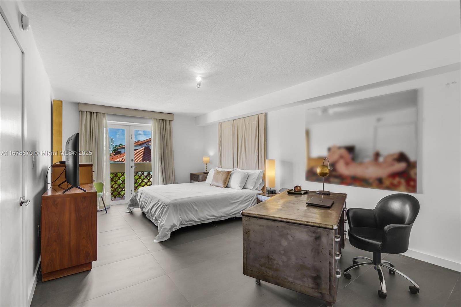 227 Michigan Ave 304