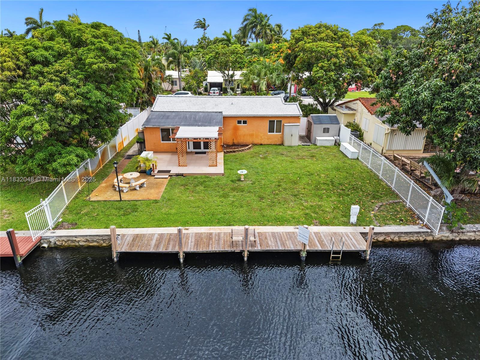 1328 Mango Isle