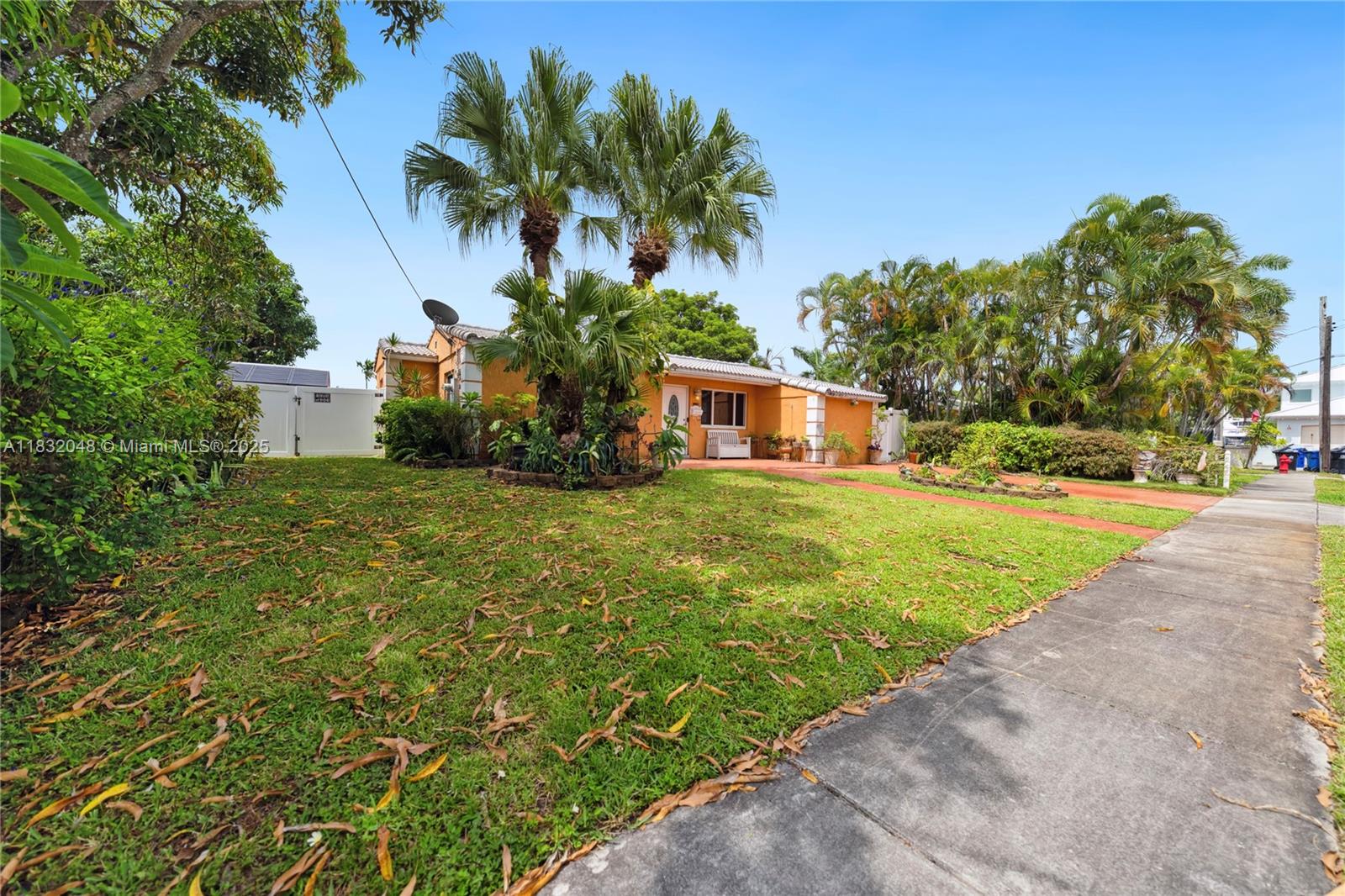 1328 Mango Isle