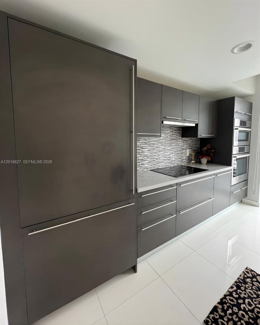 Generate income from day one! Take advantage of this purchase opportunity and start earning rental income immediately. Property is currently rented. One-bedroom, one-bathroom apartment in the prestigious neighborhood of Doral. Features high-end appliances, washer and dryer in-unit, impact windows, and electric curtains. Access to a private club with pool and gym. Internet, cable, and water included. Conveniently located near schools, shops, restaurants, and major highways.